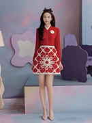 2023越南小众设计师高级感名媛气质红色，小香风撞色重工长袖连衣裙