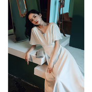 白色法式晚礼服裙2024高端气质宴会长款，大气优雅显瘦高级质感