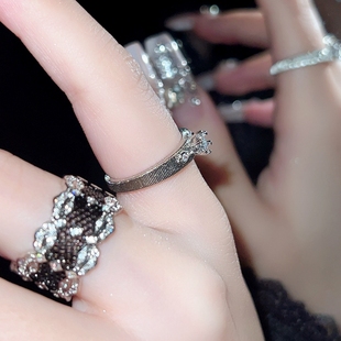 高级感复古时髦轻奢镶钻黑色蕾丝开口可调节戒指环独钻组合套装潮