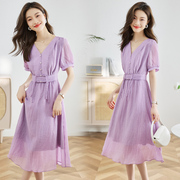 夏季中年少妇子时尚韩版25至到45岁年轻妈妈女装紫色米白色连衣裙