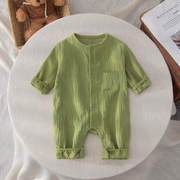 婴儿纱布长袖衣服宝宝纯棉，哈衣透气新生儿绉纱，连体衣绿色夏季薄款