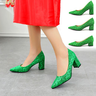 绿色婚鞋新娘鞋粗跟尖头，女高跟绿鞋绒面蕾丝单鞋，结婚鞋舒适上轿鞋