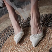 白色高跟鞋女珍珠主婚纱法式尖头细跟单鞋真皮，小众不累脚新娘婚鞋