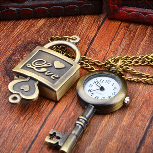 创意礼物情侣钥匙锁复古怀表，挂表男女幸运个性时尚礼物手链表
