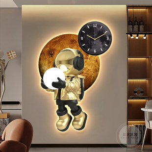 网红卡通宇航员钟表客厅装饰画静音，挂钟现代轻奢挂表创意时钟灯画