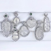 天然冰种玉髓吊坠，女款翡翠色玉石镶嵌银色宝石，高冰玛瑙项链子挂件