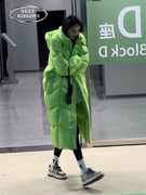 香港冬装2023绿色连帽羽绒服，外套女过膝长款白鸭绒(白鸭绒)加厚保暖潮