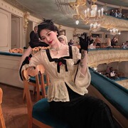麓津自制《中世纪大小姐》油画复古 贵气少女米色宫廷风蕾丝衬衫