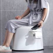 老人孕妇室内用家用可移动马桶老年人便携式塑料坐便器坐便器。