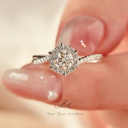莫桑石戒指(石戒指)女纯银白金，小众设计六爪50分钻石，仿真求婚订婚结婚钻戒