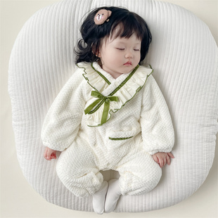 婴儿冬装新生儿睡衣女，宝宝连体衣满月百天加绒哈衣和尚服加绒冬季