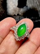 天然a货翡翠老坑冰种起光阳绿马眼戒面镶嵌钻石18k白金戒指女戒
