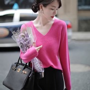 法式秋冬季玫粉色高级感羊绒衫女内搭长袖针织打底衫宽松慵懒上衣