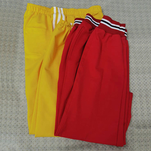 黄裤子(黄裤子)黄色上衣男童，长袖衬衣短袖女童红色，套装实验小学灰色马甲