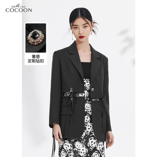 可可尼大嫂MISSCOCOON黑色小西装外套女2023春设计感西服上衣