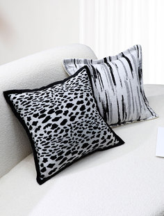 轻奢风现代简约沙发抱枕靠枕客厅含枕芯靠垫套样板间黑色豹纹腰枕