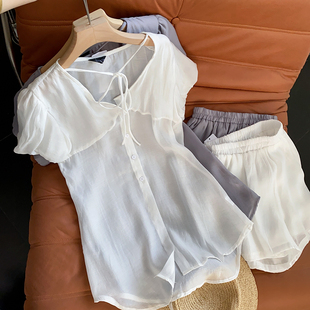 白色简洁v领短袖雪纺上衣阔腿休闲小短裤套装时尚，休闲洋气g$19