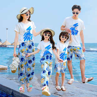 海边度假亲子装一家三口蓝色短袖沙滩T恤套装洋气母女宝宝防蚊裤