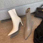 2021年秋冬季韩版女靴子高跟时尚奶茶色弹力皮超软短筒鞋子