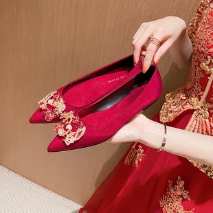 婚鞋平底红色秀禾婚纱，2024年夏季孕妇新娘鞋不累脚中式龙凤扣