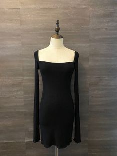秋季中腰长袖短裙黑色，一步裙防滑有绒毛螺纹连衣裙