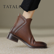 TATA LORY女靴棕色复古真皮短靴女中跟2023英伦风粗跟马丁靴