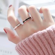 时尚玫瑰金窄版网红黑白陶瓷戒指，男女情侣指环对戒尾戒食指饰品