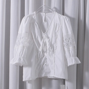 2023夏季白色法式蕾丝，拼接七分袖v领上衣女棉质衬衣b652