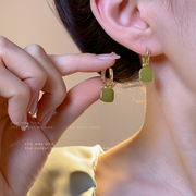 小清新绿色耳钉女2024年小众设计感耳环气质冷淡风耳饰