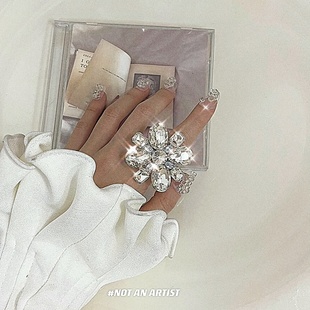 欧美走秀杂志款时髦方形花朵水钻戒指宴会装饰夸张大指环可调节