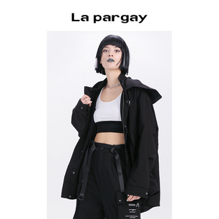 lapargay纳帕佳春季女装黑色，上衣个性时尚长袖，连帽抽绳短外套
