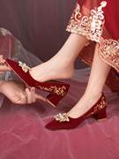 婚鞋新娘鞋秀禾婚纱两穿2022年中式红色尖头高跟鞋女孕妇