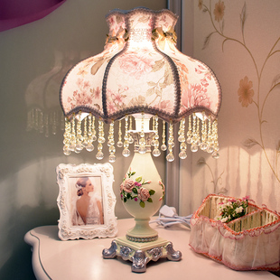 欧式卧室台灯ins少女公主，床头灯创意氛围灯温馨结婚礼物婚房灯