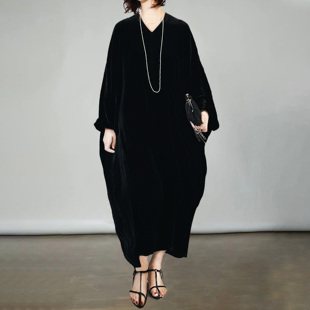 陈小满(陈小满)原创设计黑色真丝，丝绒蝙蝠袖，v领宽松t型长款连衣裙