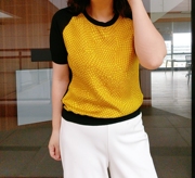 两拼面料短袖t恤衫黄色字母，印花真丝拼接黑色，针织小圆领上衣