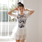 泳衣女中国风中式连体白色泡泡袖遮手臂裙式高级感泡温泉度假