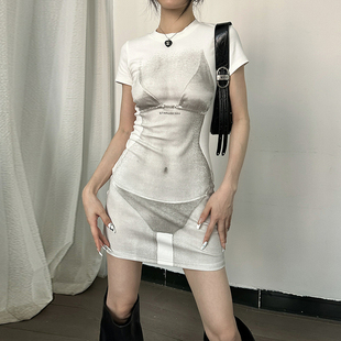 时尚小众设计3d印花圆领短袖连衣裙，2024夏季辣妹气质显瘦短裙