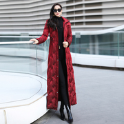 深红色高端羽绒服收腰女款2023年时尚，洋气保暖白鸭绒(白鸭绒)外套6264