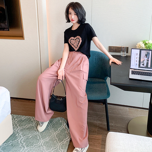 MIUCO粉色爱心钉珠减龄T恤+工装口袋阔腿裤套装