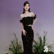 越南小众品牌LEGER 2023年冬季时尚立体镂空抹胸+亮片半裙
