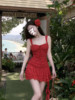 纯欲风辣妹红色吊带连衣裙女夏季不规则气质收腰显瘦海边度假短裙