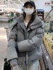 灰色连帽羽绒棉服，女2023冬季高级感炸街中长款面包服棉衣外套