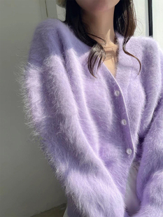 韩国秋冬慵懒气质v领珍珠扣针织开衫，女温柔紫色貂绒毛衣外套