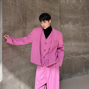 亮色时髦假两件小众西服V领外套 走秀款男士春装粉色上衣韩版潮流