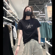 CK Calvin Klein女士夏季新款印花圆领纯棉舒适休闲短袖T恤CW80