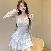 纯欲白色蛋糕裙仙秋季方领气质法式系带蕾丝荷叶边长袖连衣裙