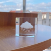 日系治愈小物件下雨的云朵3d水晶立方电脑桌面摆件生日七夕礼物
