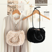 韩版秋冬款可爱毛毛手提女包，复古百搭毛绒，斜挎包小众洋气单肩小包