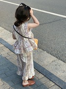 超可爱的碎花套装~韩国女童，碎花无袖衬衣，九分裤套装宝宝洋气套装