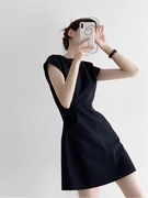 黑色短袖连衣裙女2024夏气质(夏气质)收腰显瘦立裁小个子圆领短裙子小黑裙